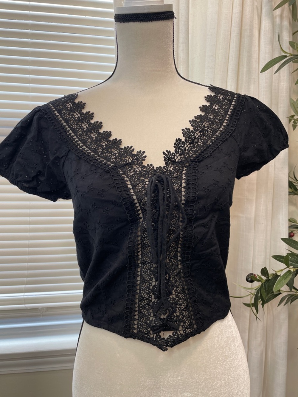 Blashe 100% Cotton Women’s Black Lace-Trim Tie-Front Top M/L